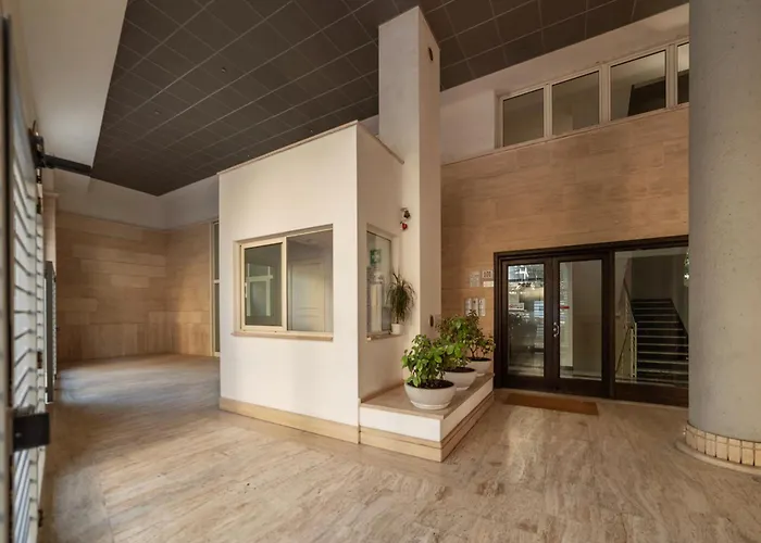 Guesthost - Porta Portese Modern Terrace Appartement Rome